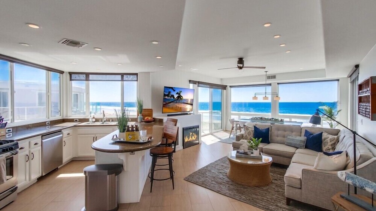 Photo of Livingroom in Central Mission Beach