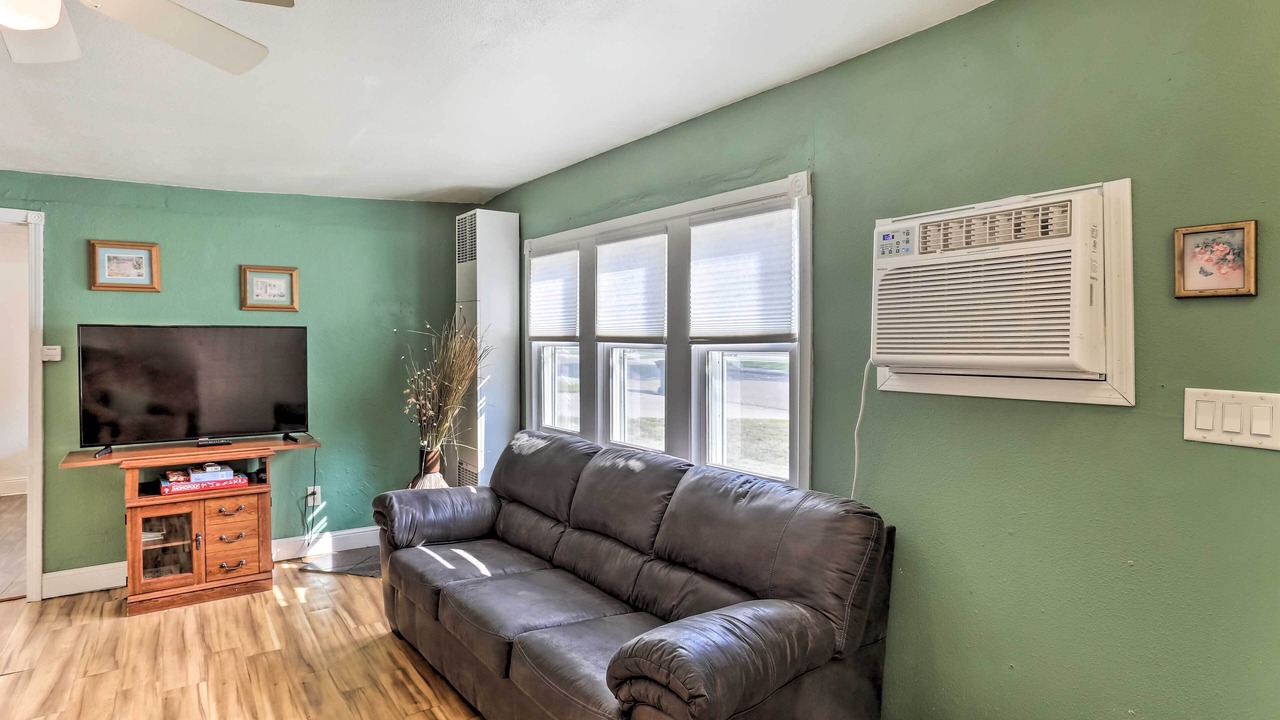 Photo of Livingroom in Pierre
