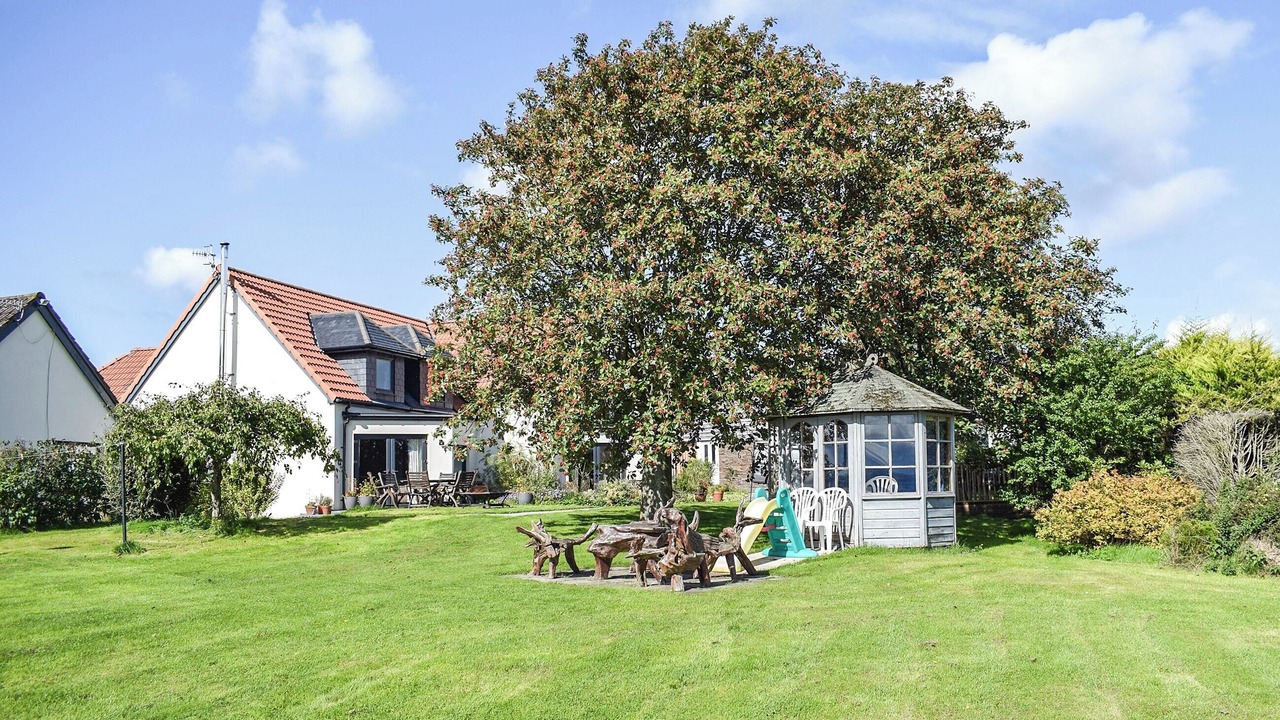 Photo of Others in Auchtermuchty