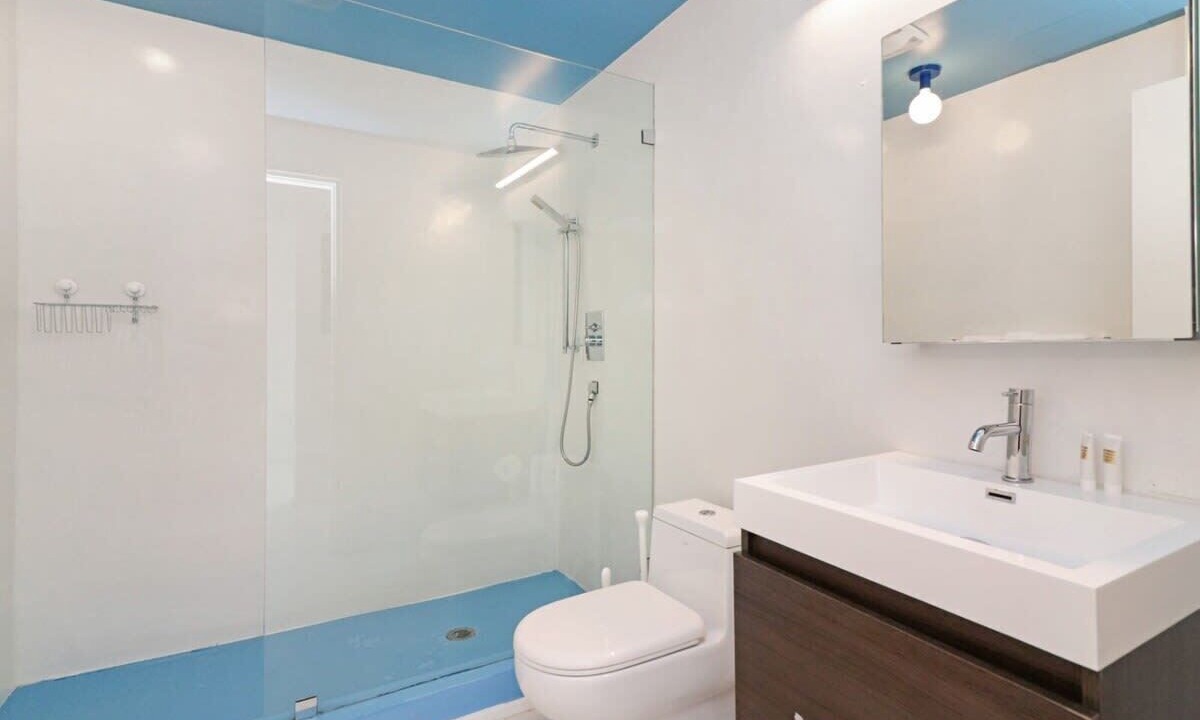 Photo of Bathroom in South Pointe