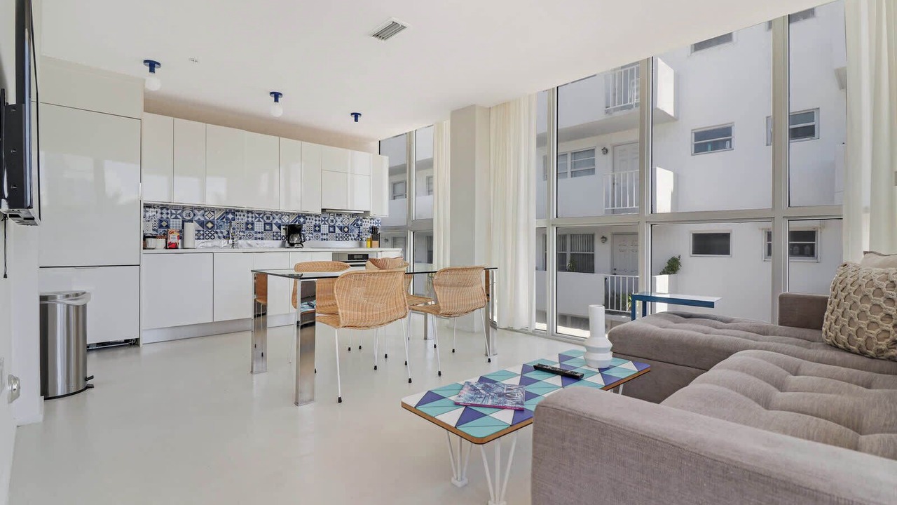 Photo of Livingroom in South Pointe