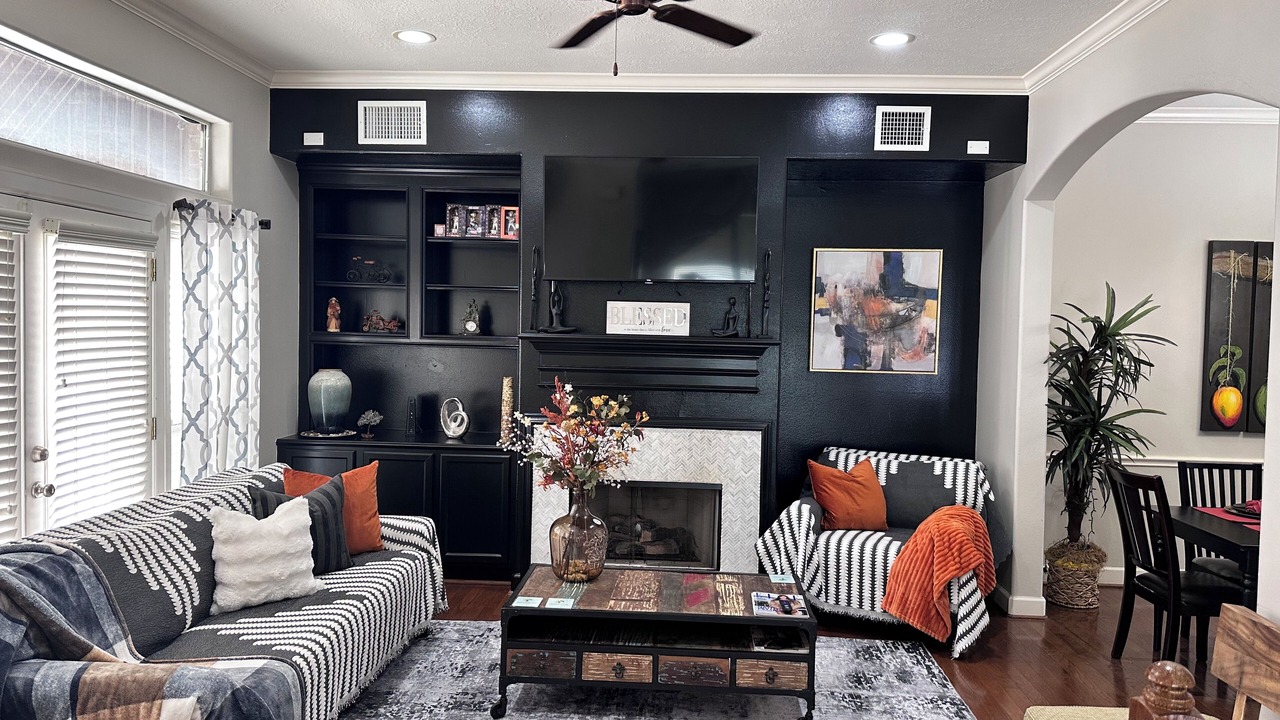 Photo of Livingroom in Washington Ave./ Memorial Park