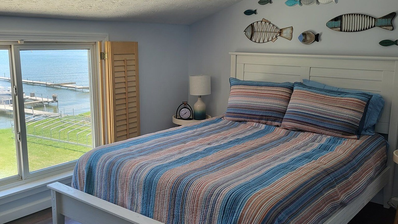 Photo of Bedroom in Lakeville