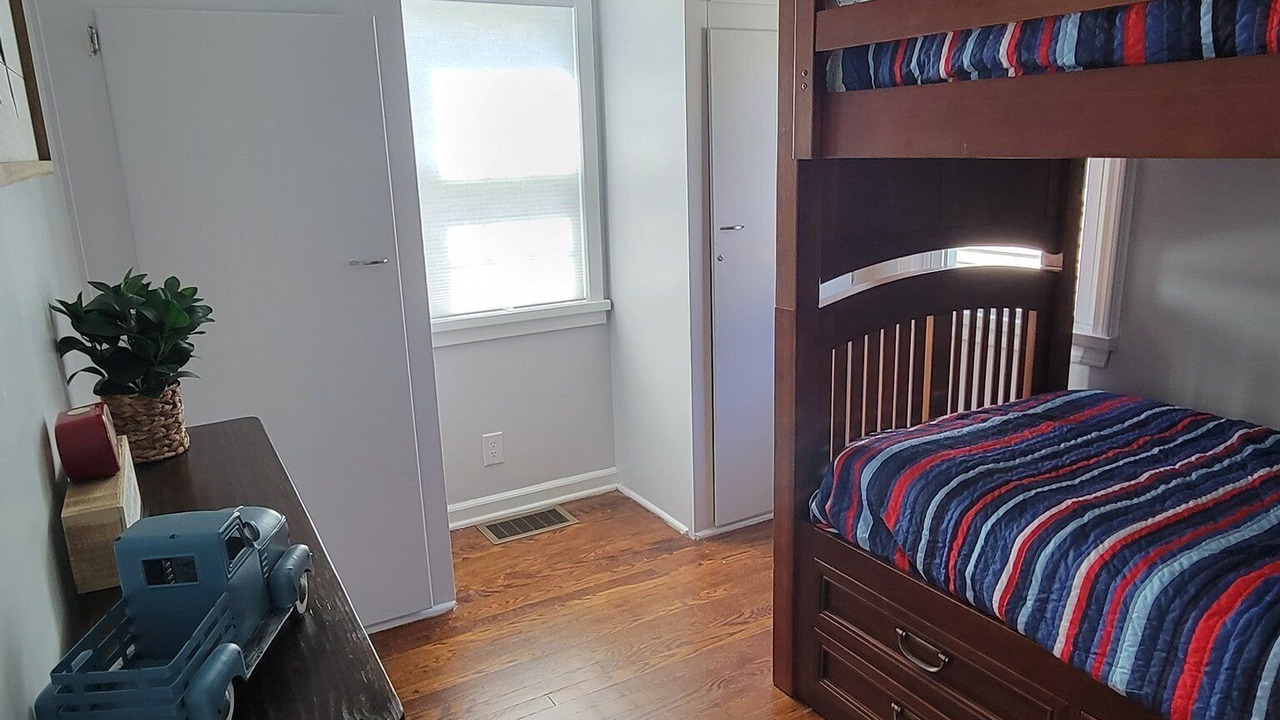 Photo of Bedroom in Lakeville