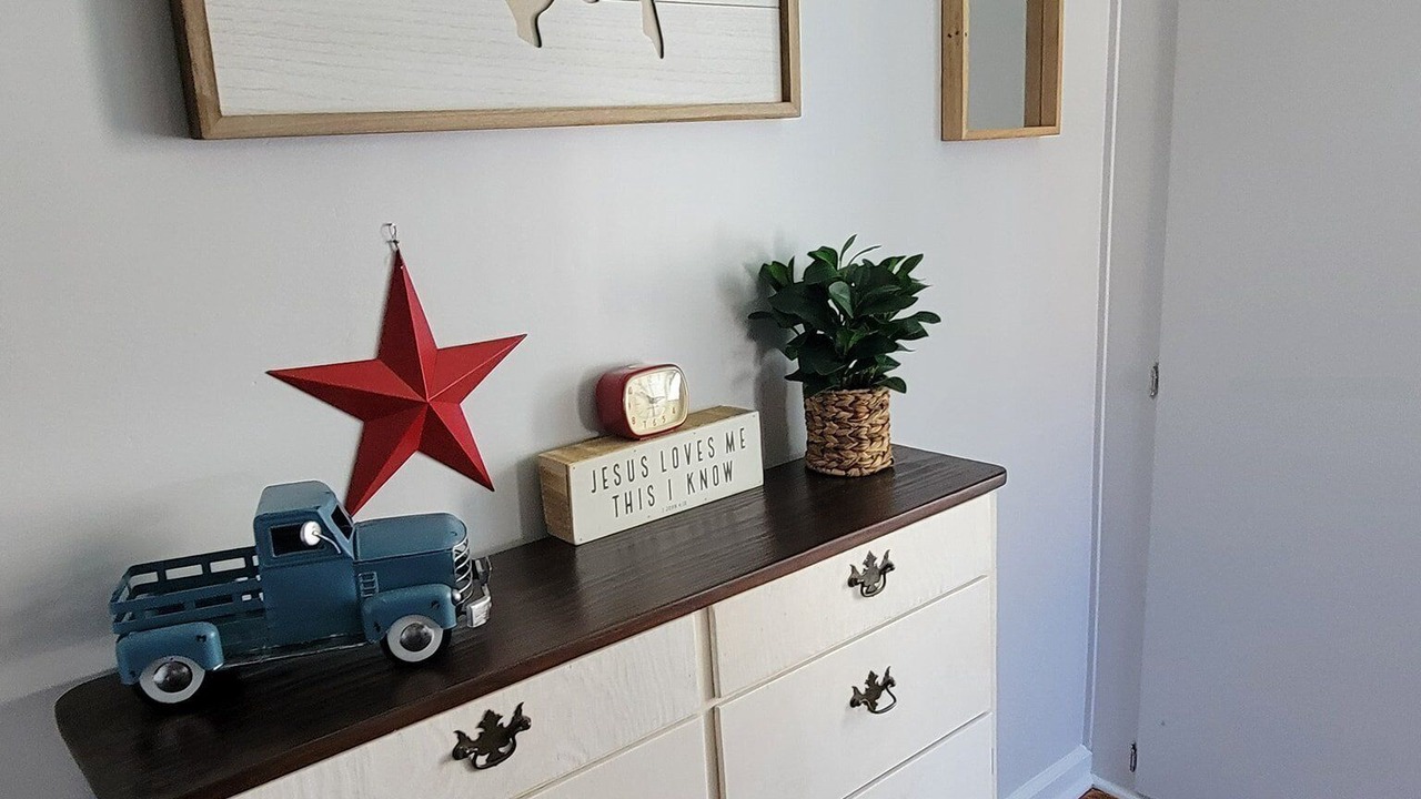 Photo of Bedroom in Lakeville