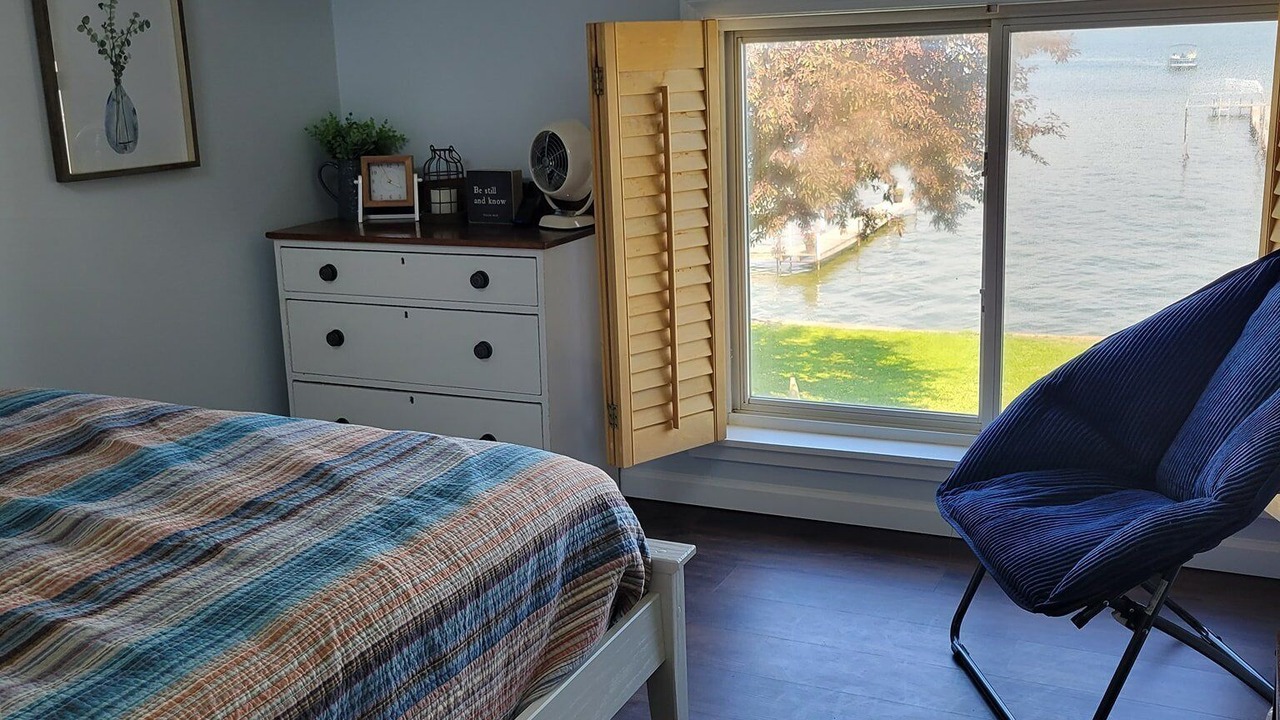 Photo of Bedroom in Lakeville