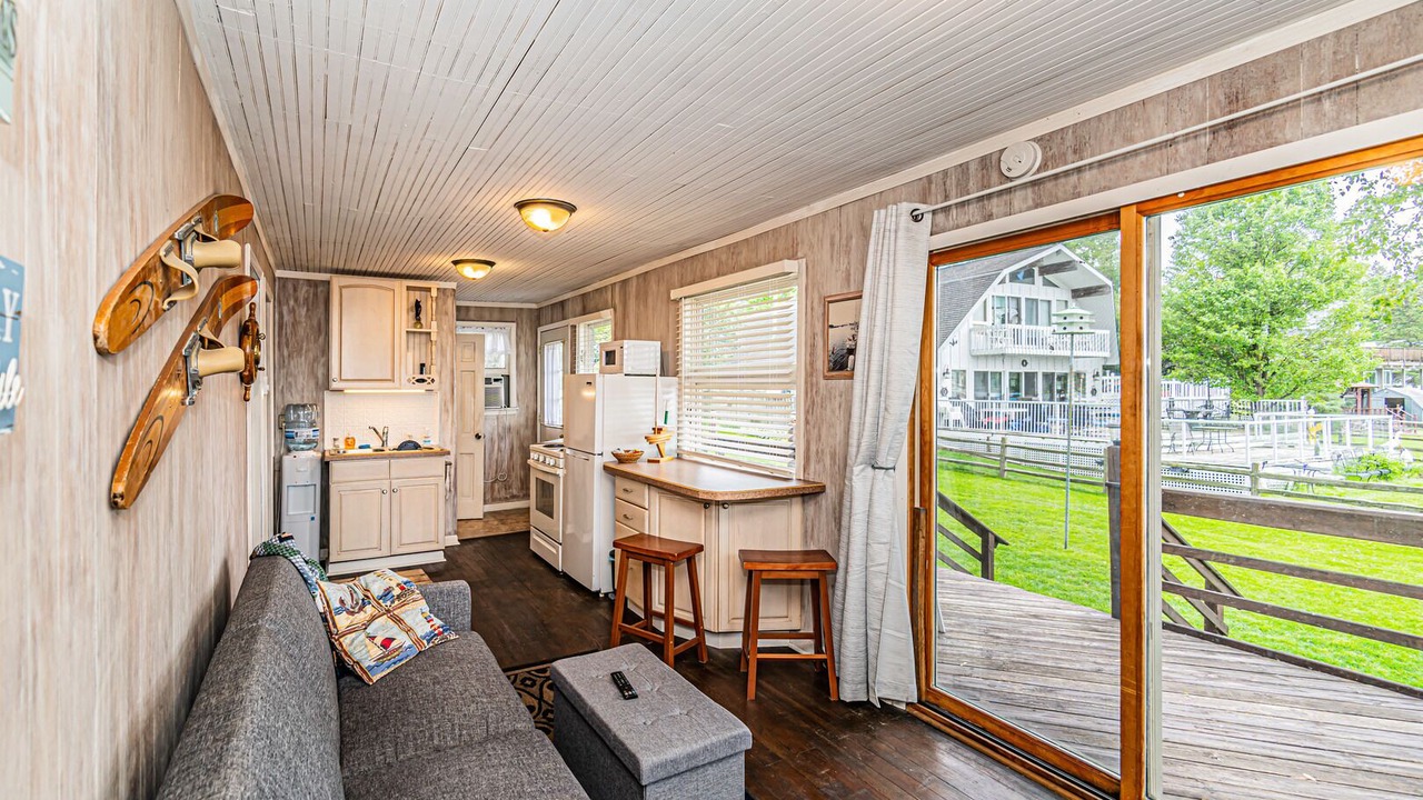 Photo of Livingroom in Fox Lake