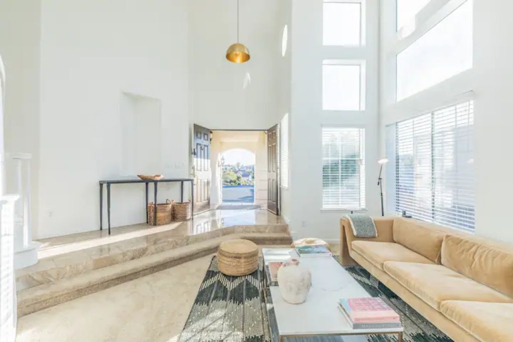 Photo of Livingroom in Hercules