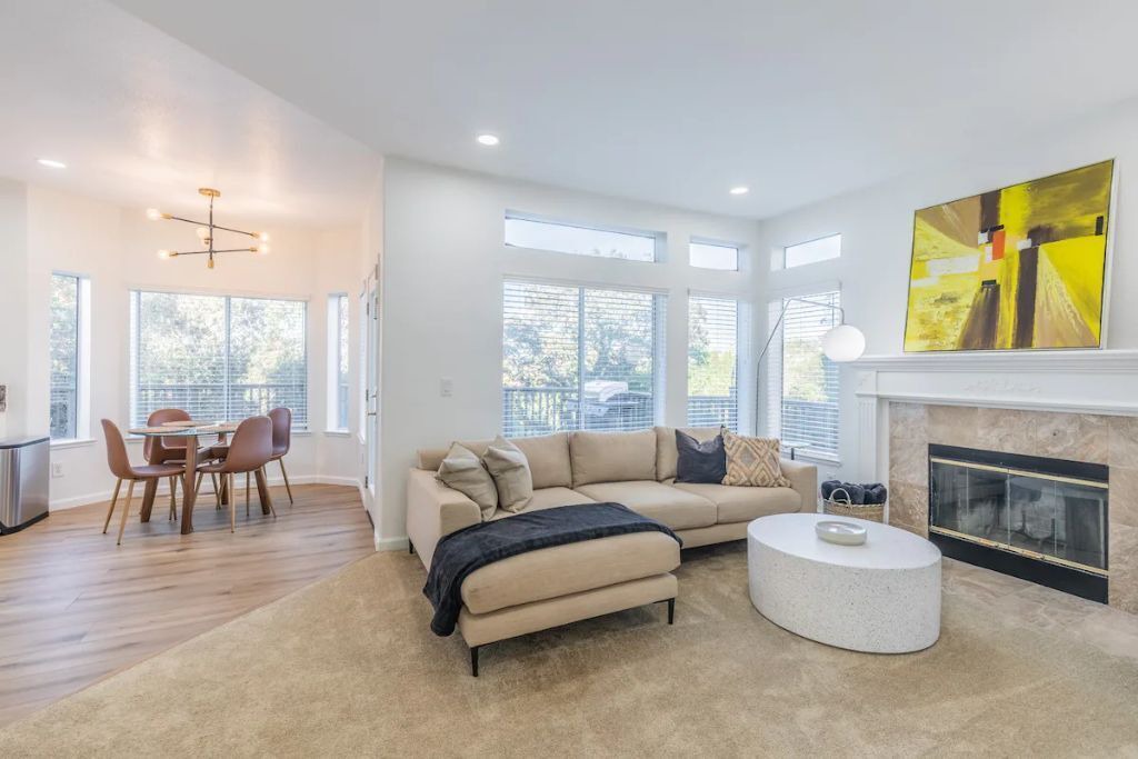 Photo of Livingroom in Hercules