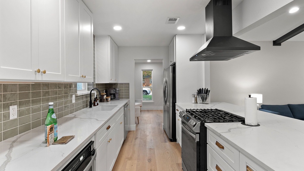 Photo of Kitchen in Buckner Terrace - Everglade Park