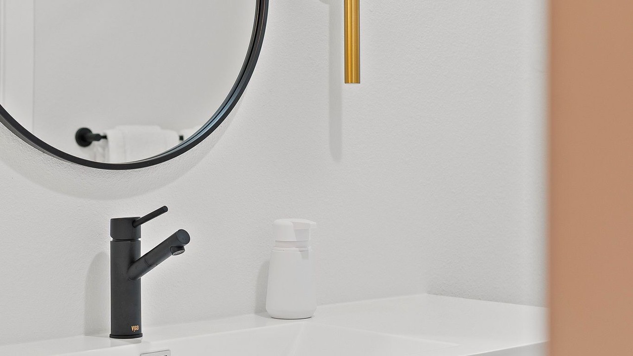 Photo of Bathroom in Buckner Terrace - Everglade Park