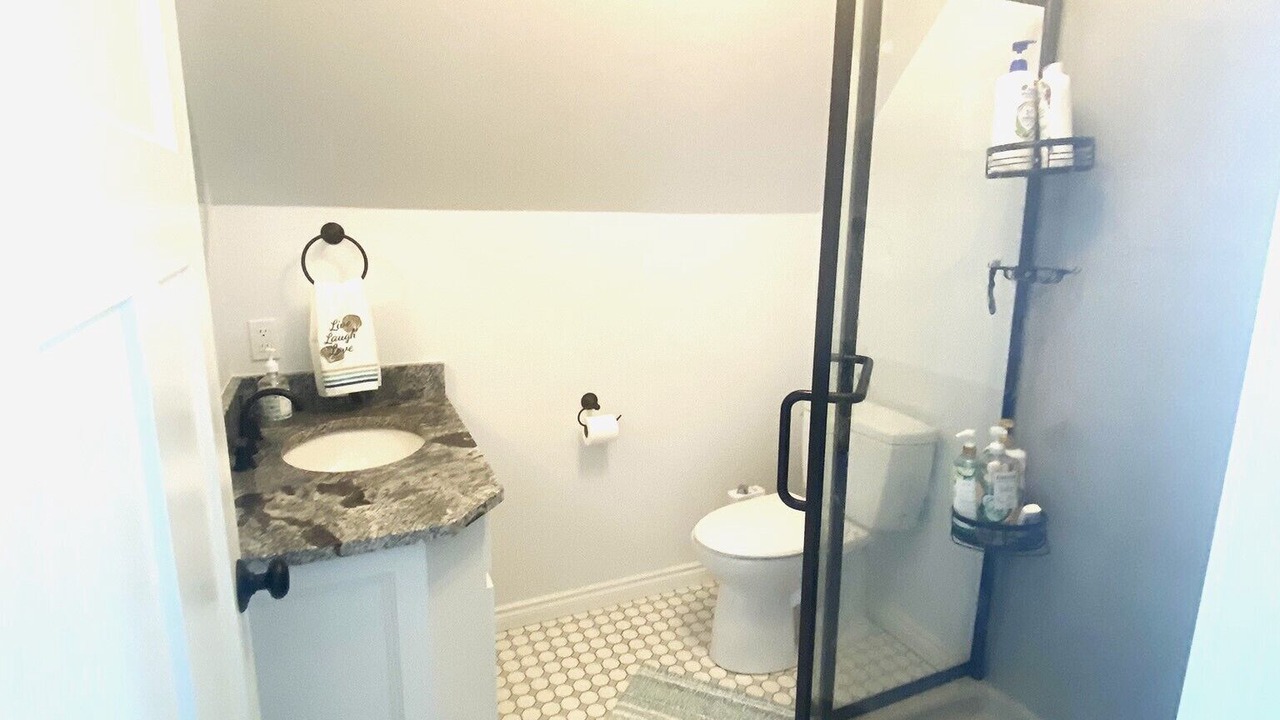 Photo of Bathroom in Hoyt