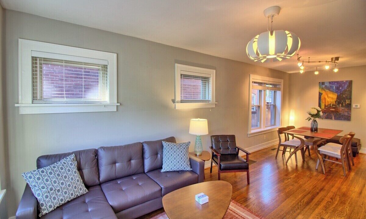 Photo of Livingroom in St. Louis