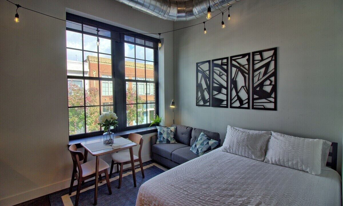 Photo of Bedroom in Midtown