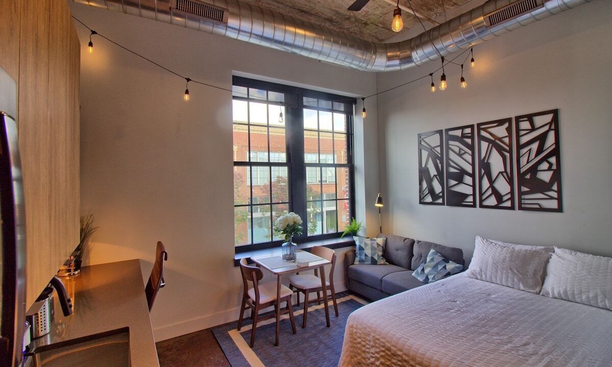 Photo of Bedroom in Midtown