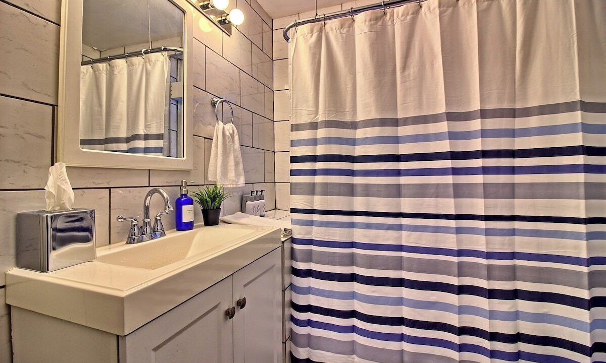 Photo of Bathroom in Tower Grove South