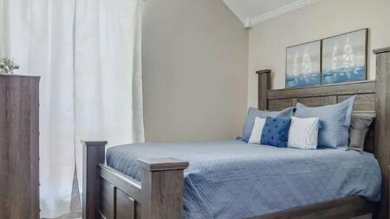 Photo of Bedroom in Shreveport
