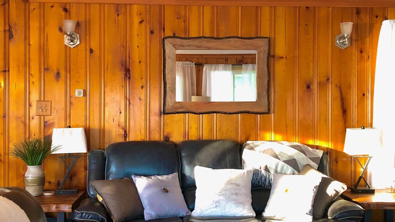 Photo of Livingroom in Penn Lake Park