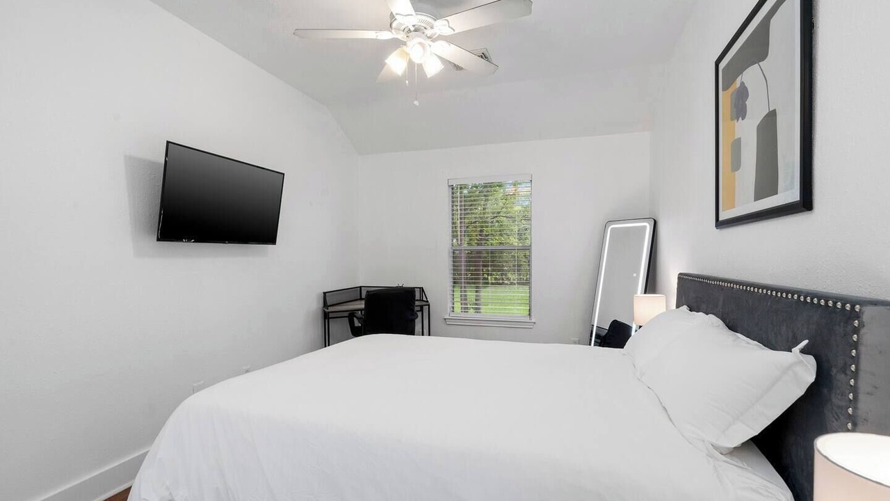 Photo of Bedroom in Northside