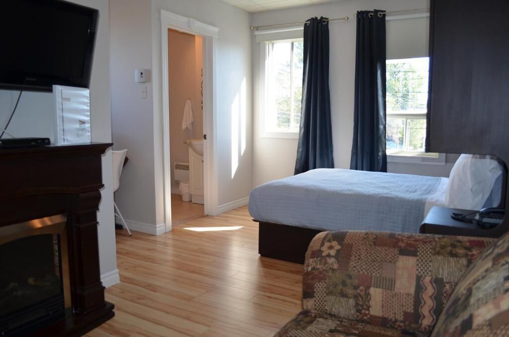 Photo of Bedroom in Rouyn-Noranda