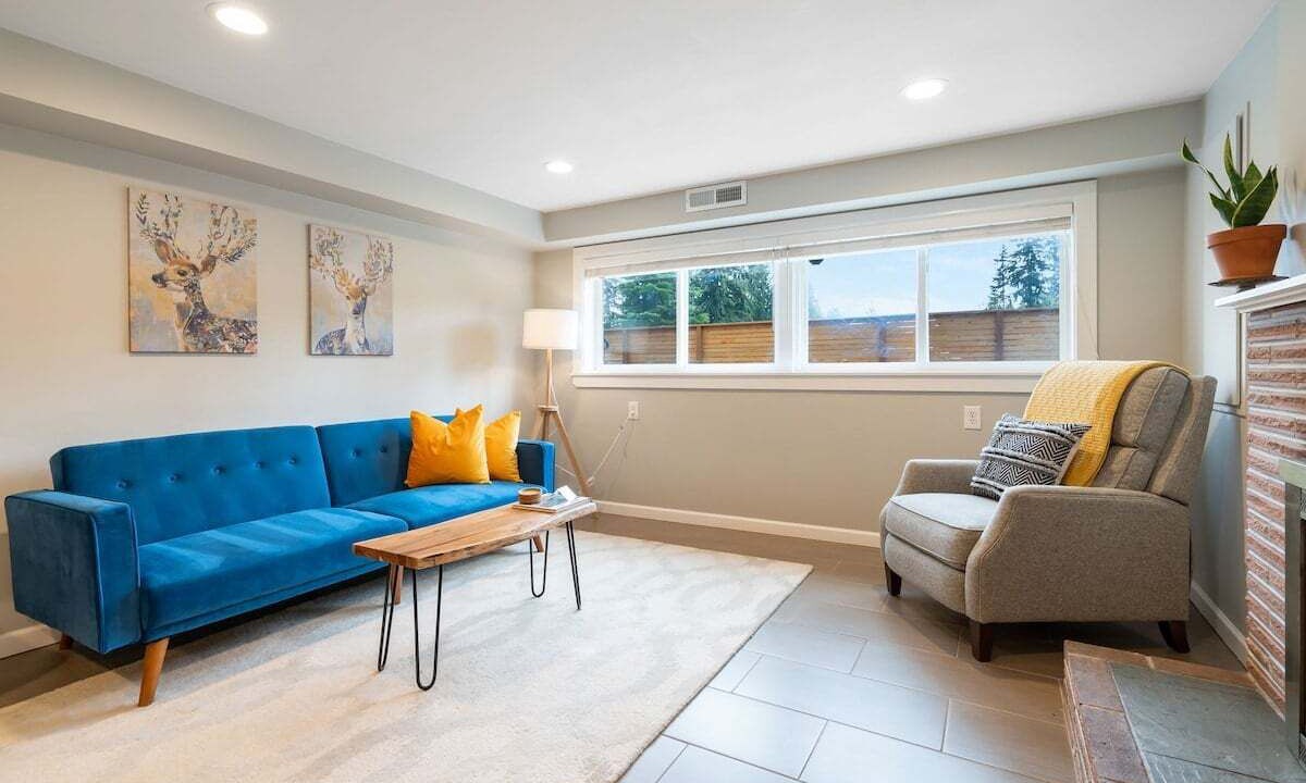 Photo of Livingroom in Shoreline