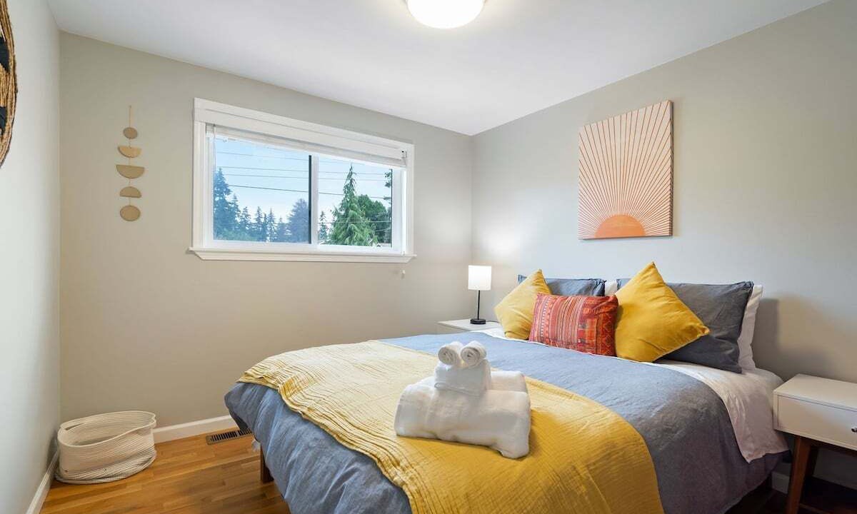 Photo of Bedroom in Shoreline