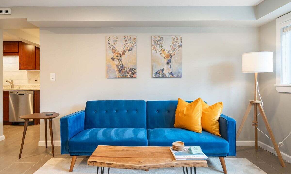 Photo of Livingroom in Shoreline