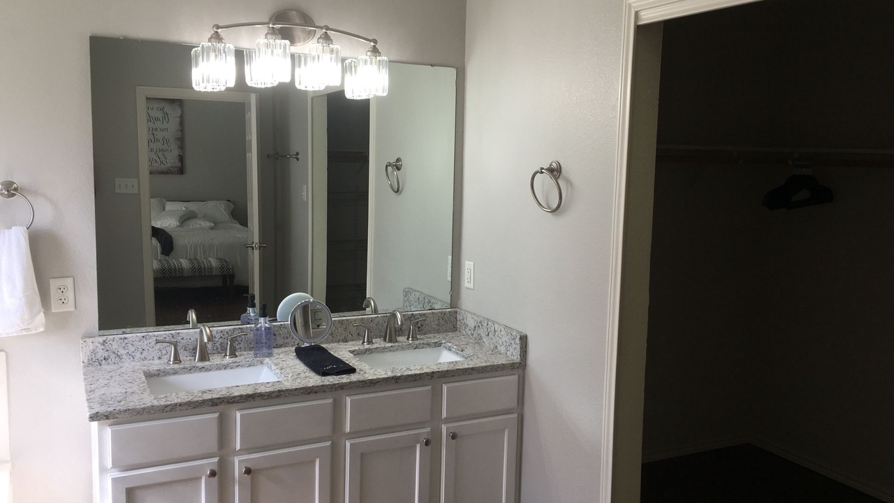 Photo of Bathroom in Hewitt