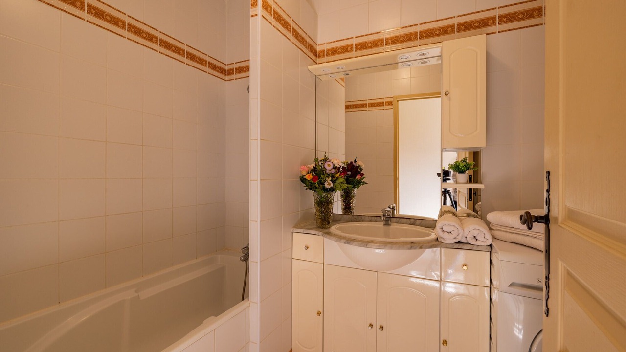 Photo of Bathroom in Nerac