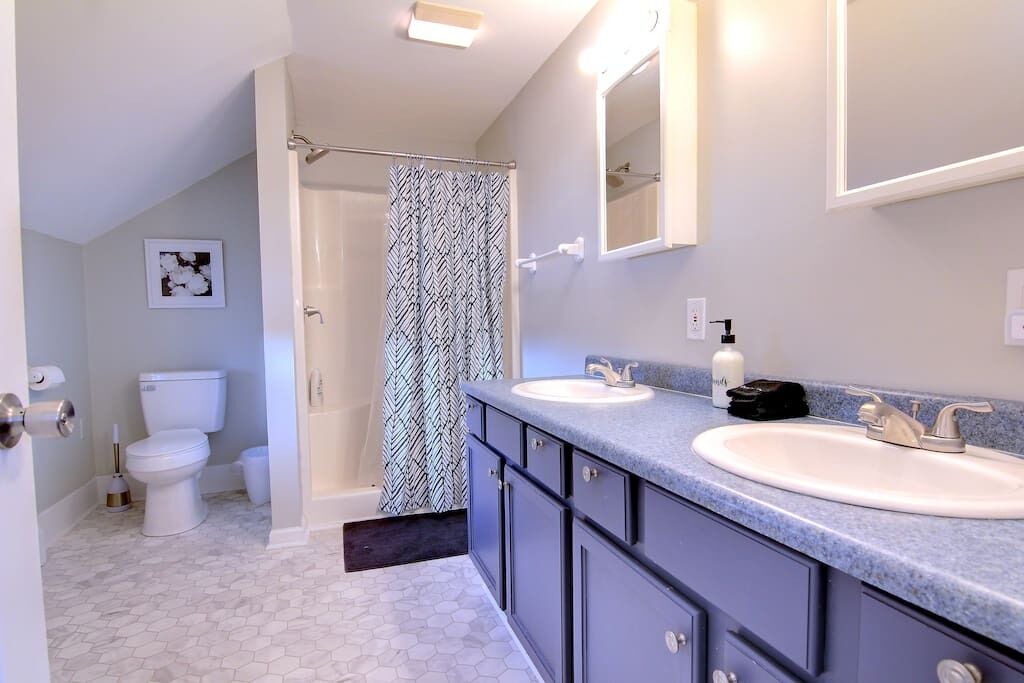 Photo of Bathroom in Etna