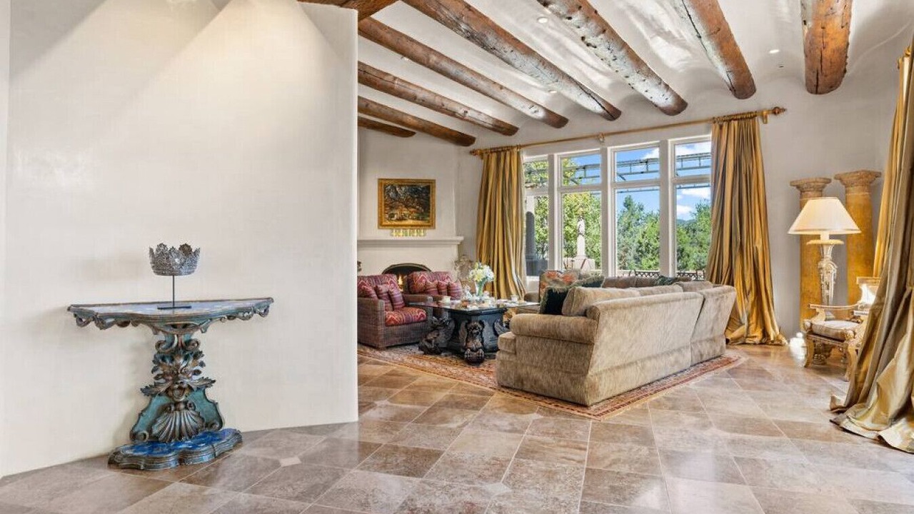 Photo of Livingroom in Northeast Santa Fe