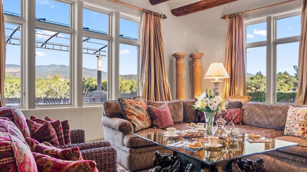 Photo of Livingroom in Northeast Santa Fe