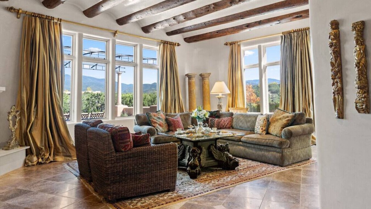 Photo of Livingroom in Northeast Santa Fe