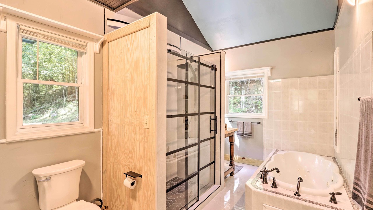 Photo of Bathroom in Ellijay