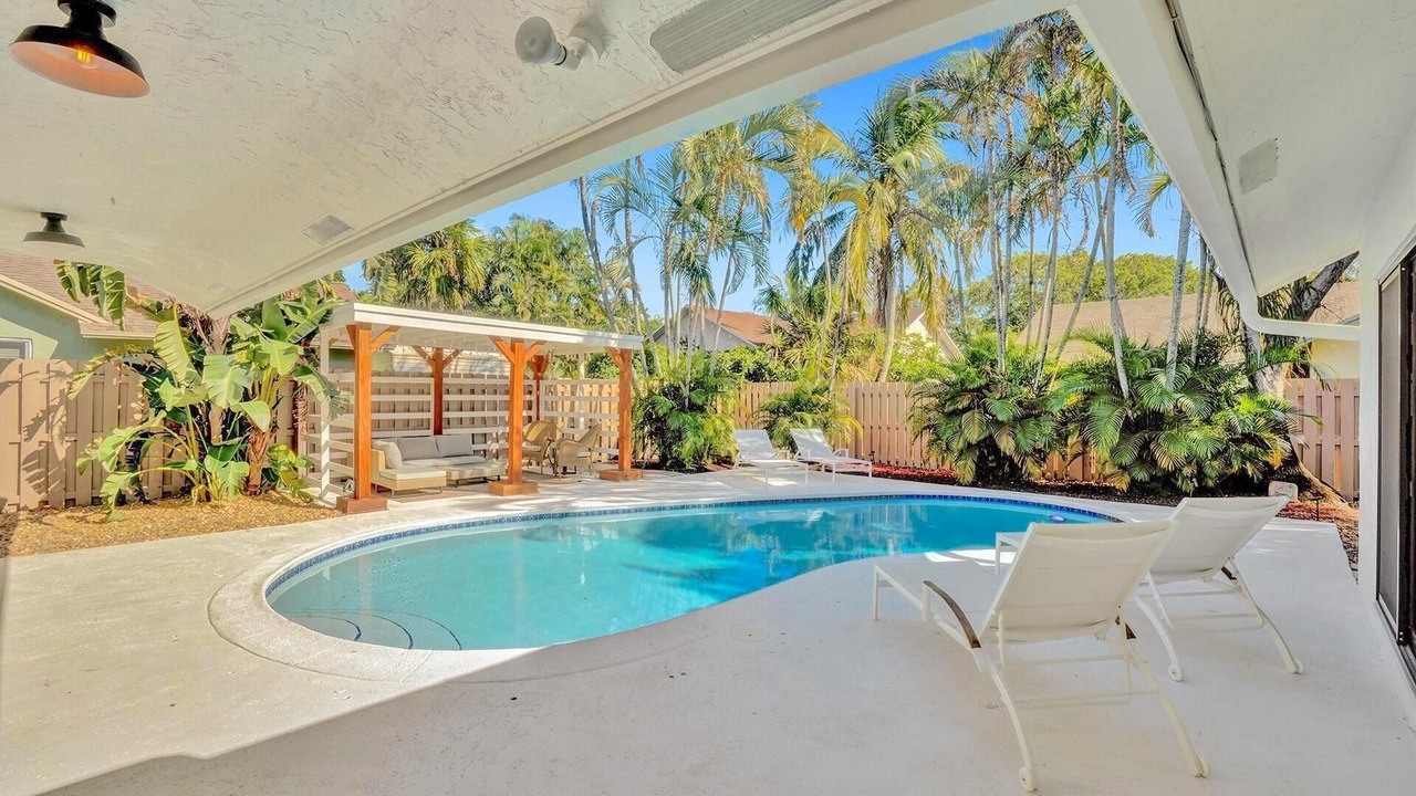 Photo of Outdoor in Tropic Palms