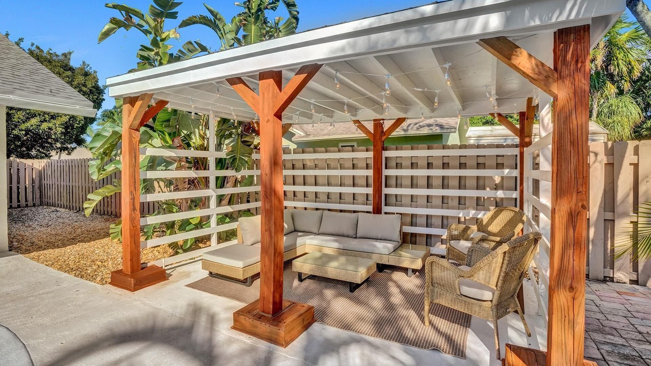 Photo of Outdoor in Tropic Palms