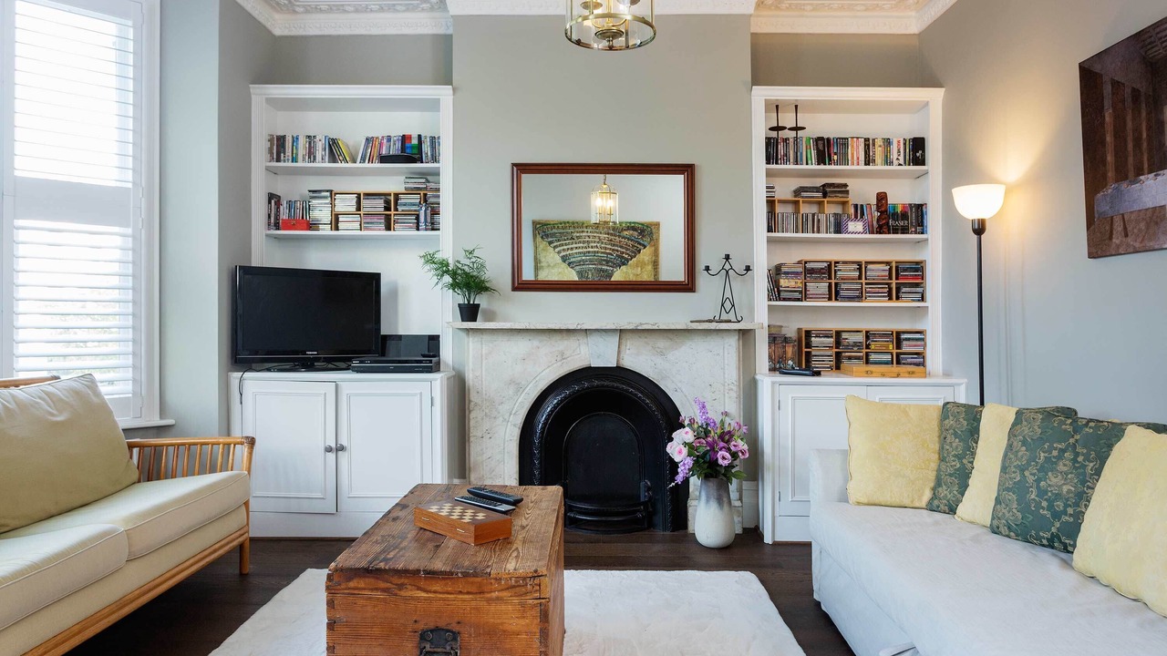 Photo of Livingroom in Oval