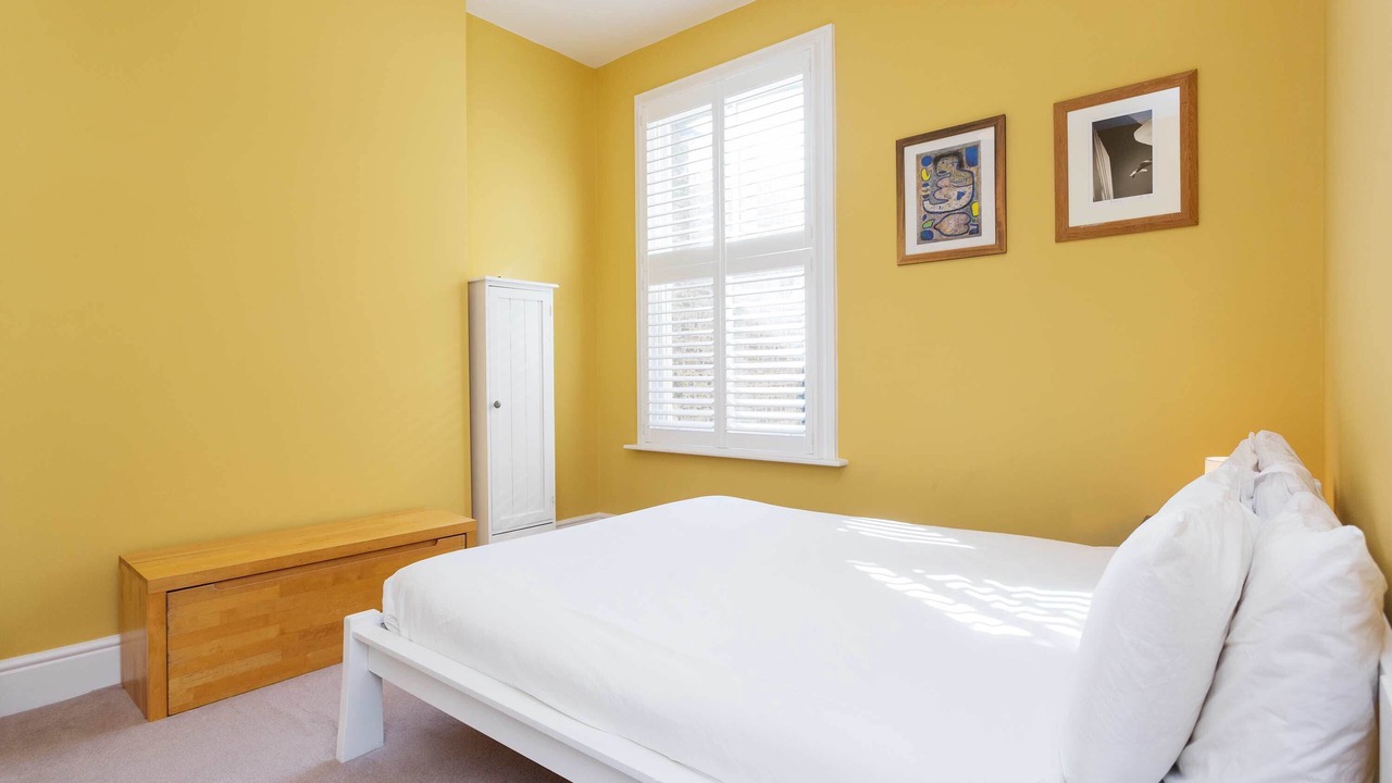 Photo of Bedroom in Oval