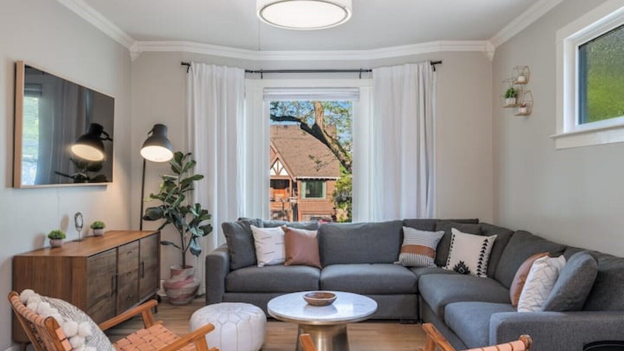 Photo of Livingroom in Miller Park