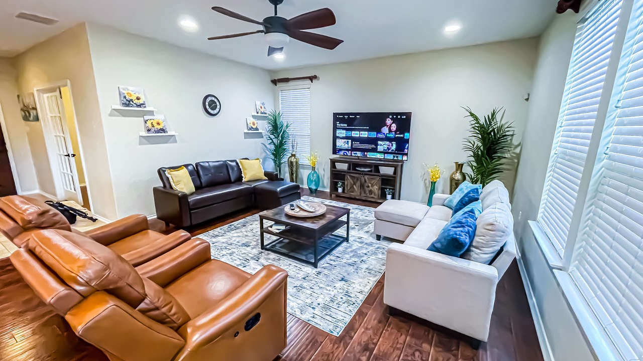Photo of Livingroom in Pflugerville
