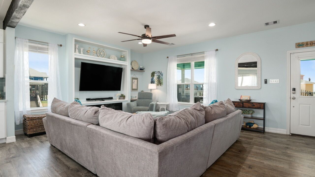 Photo of Livingroom in Crystal Beach