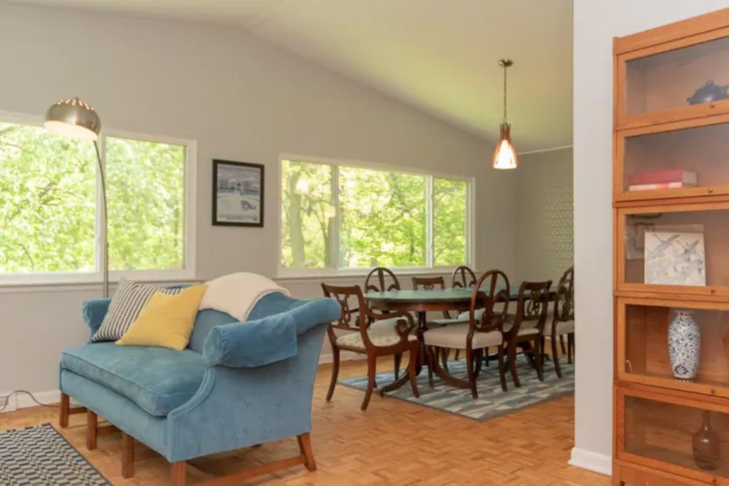 Photo of Livingroom in Miller Beach