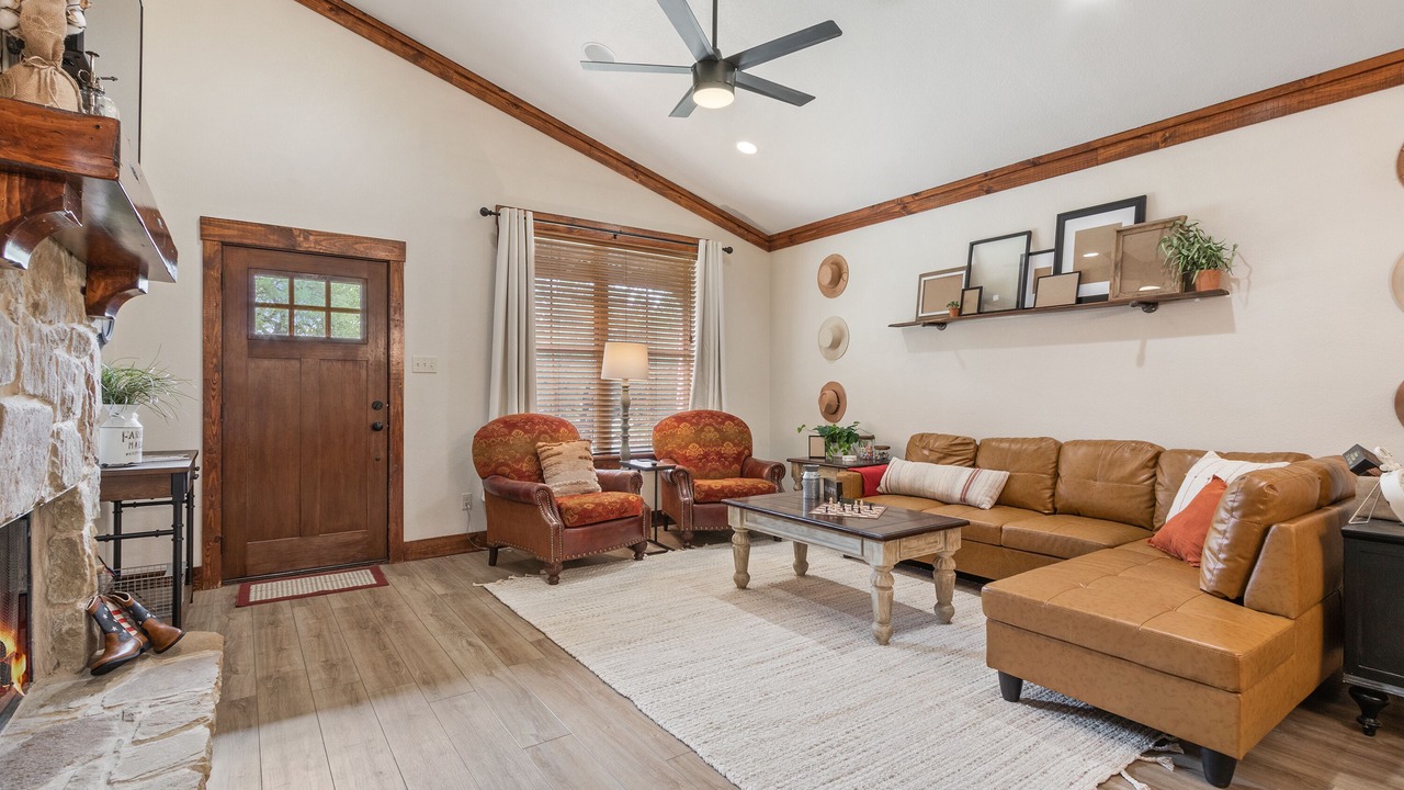 Photo of Livingroom in China Spring
