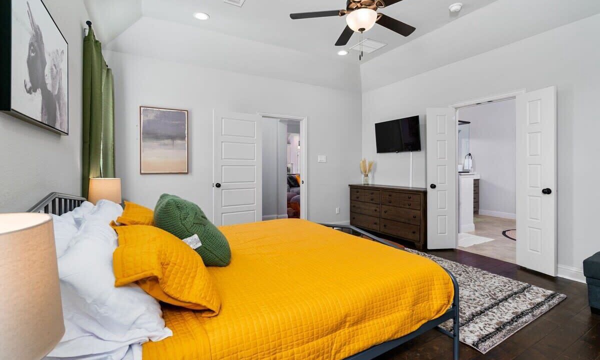 Photo of Bedroom in Hewitt