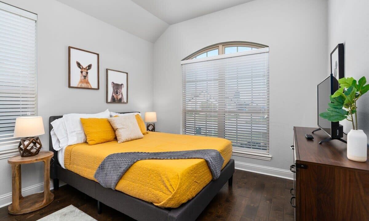Photo of Bedroom in Hewitt