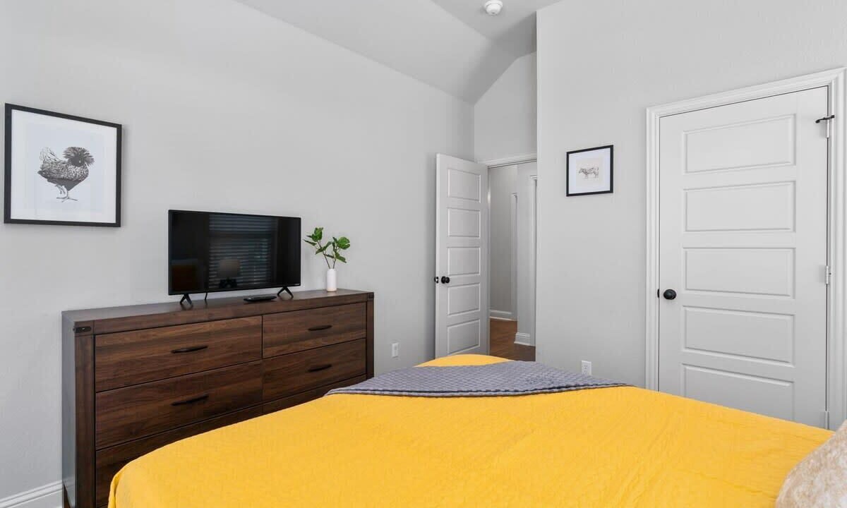 Photo of Bedroom in Hewitt