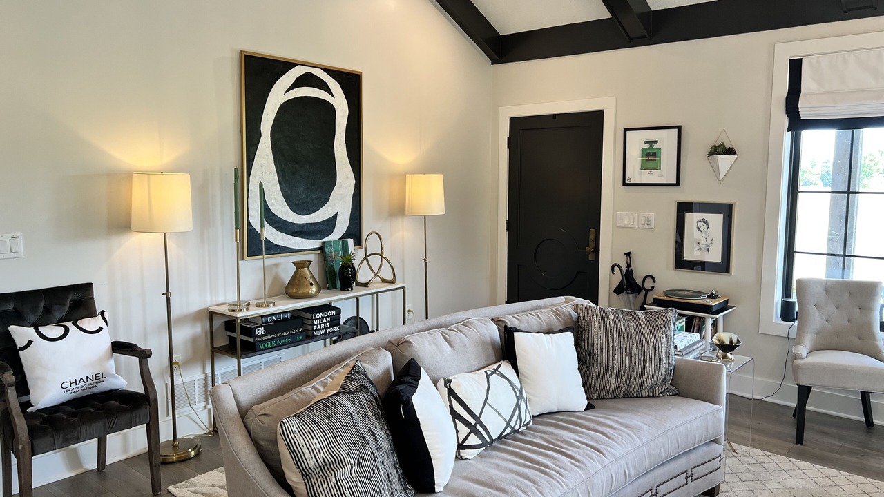 Photo of Livingroom in Thompson