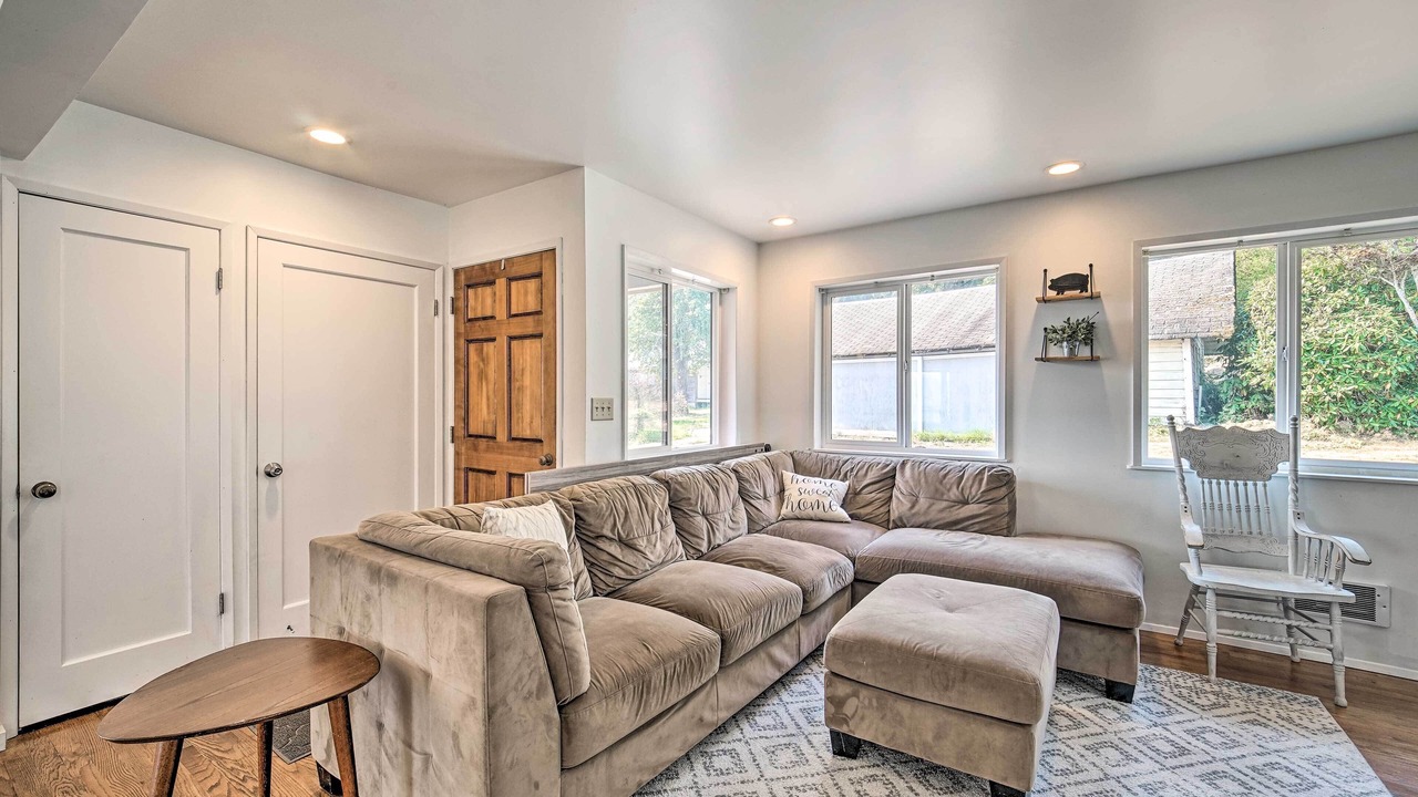 Photo of Livingroom in Union Hill-Novelty Hill