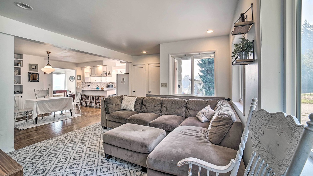 Photo of Livingroom in Union Hill-Novelty Hill