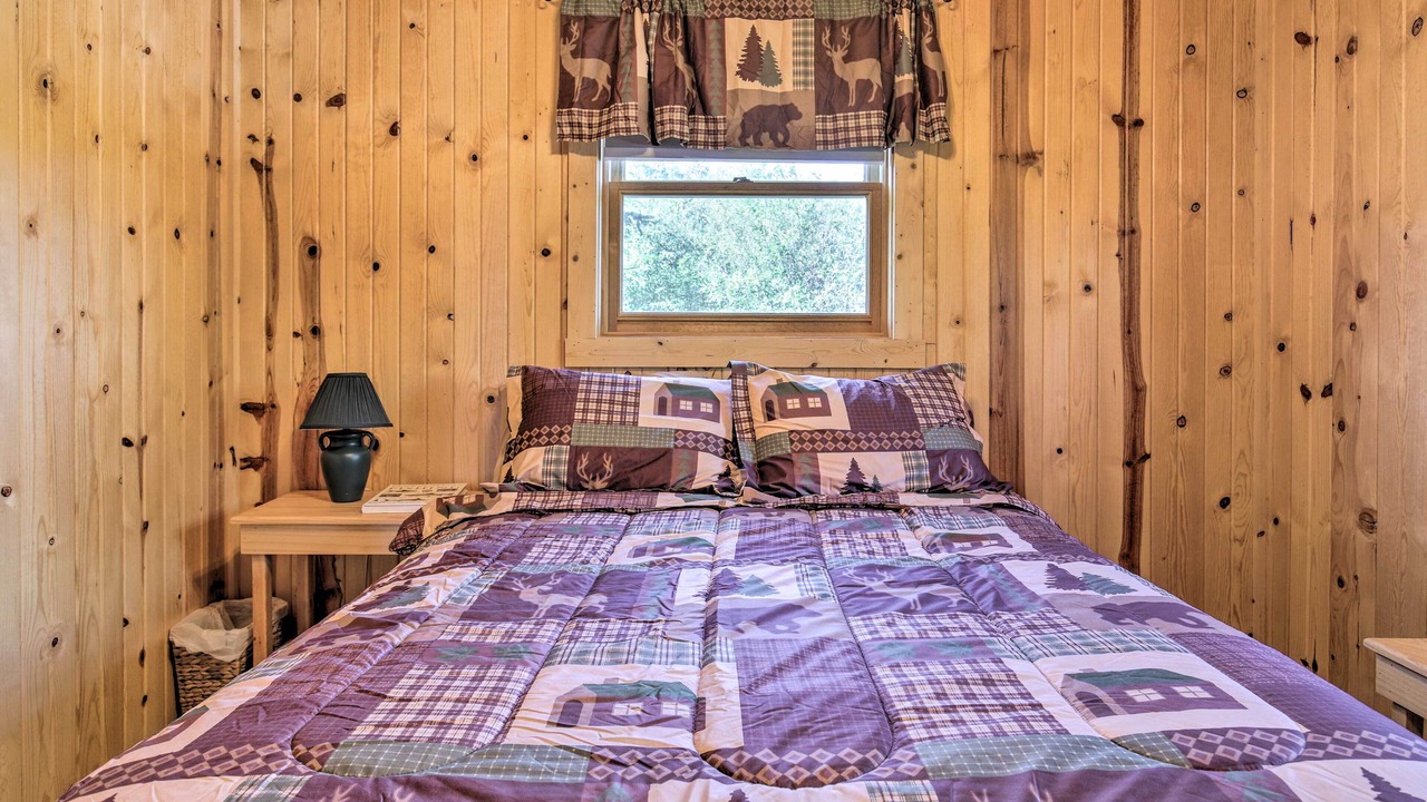 Photo of Bedroom in Pine Lake